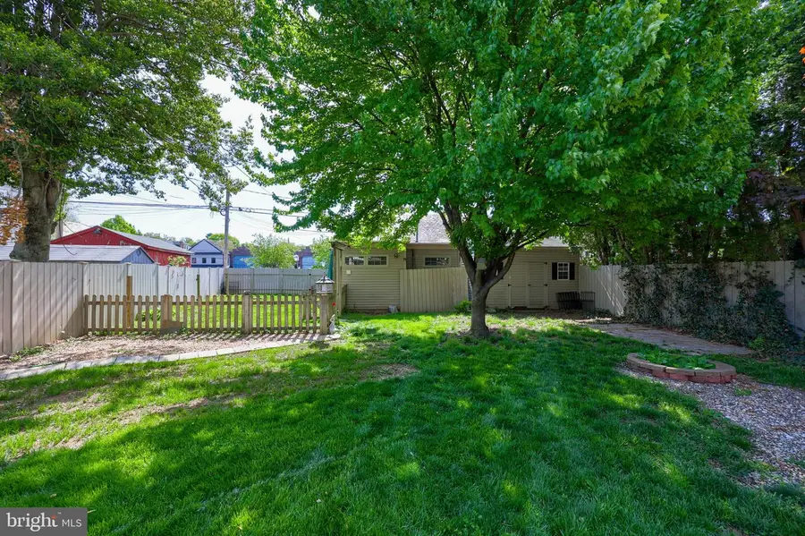 287 Duke St, Ephrata, PA 17522 - #3