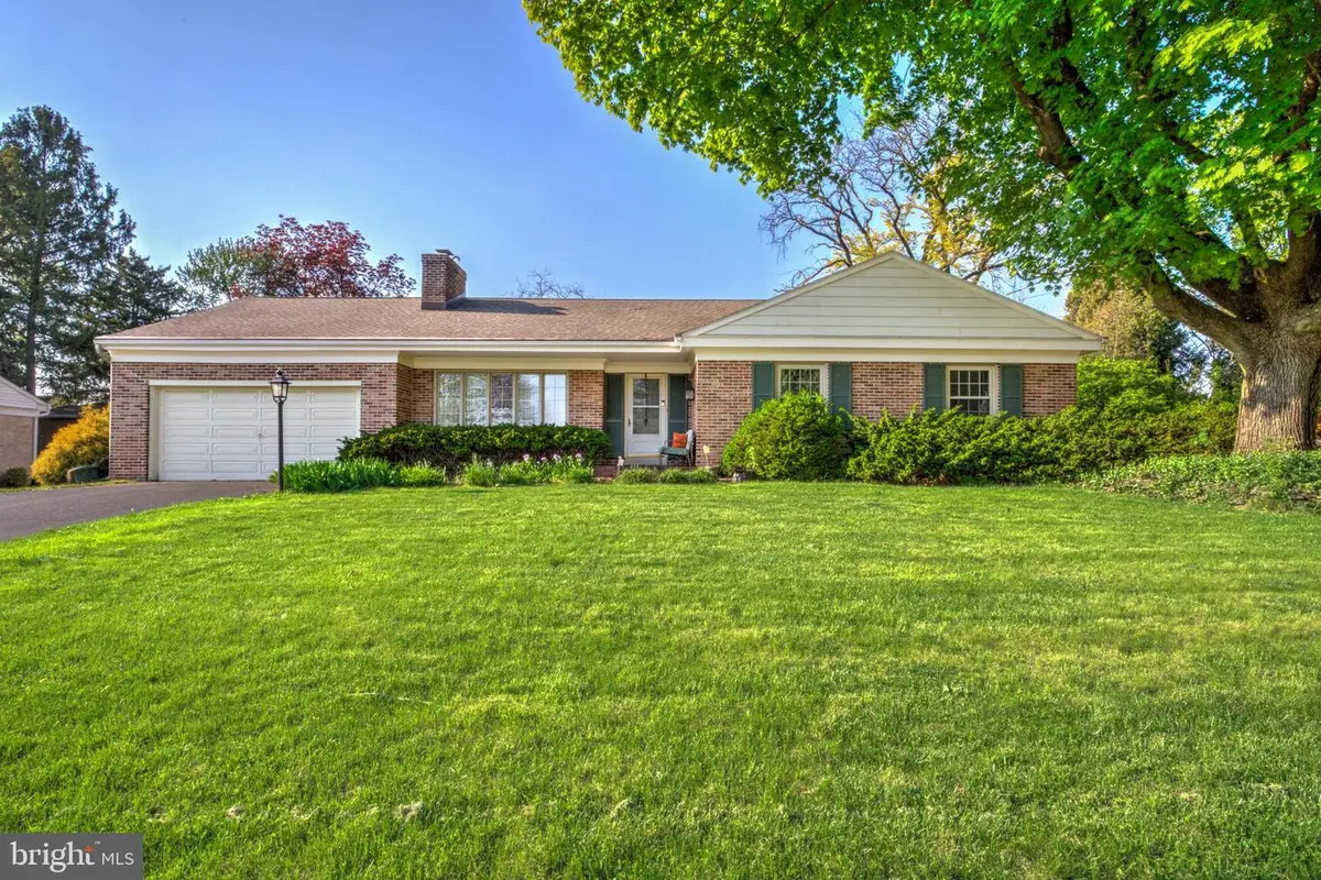 2113 Lyndell Dr, Lancaster, PA 17601 - #1