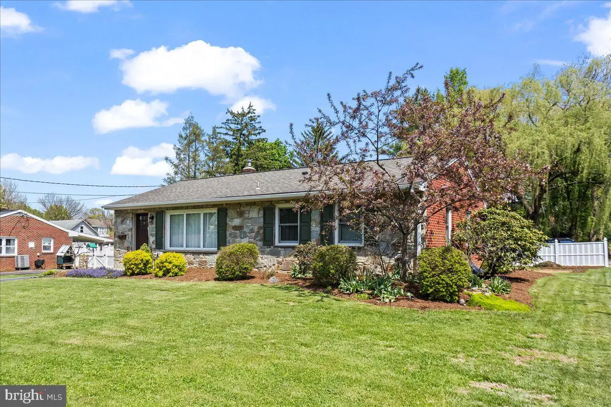 6281 Carpenter St, East Petersburg, PA 17520 - #1