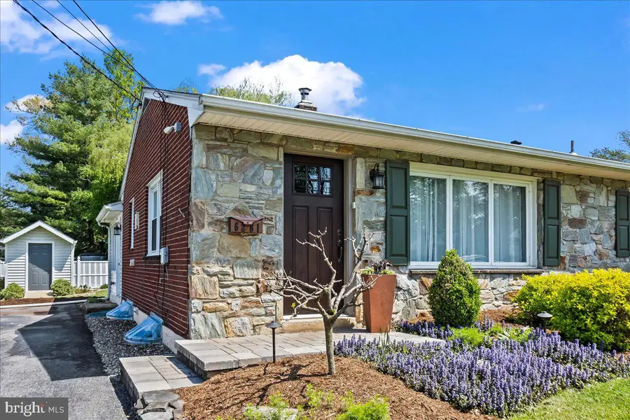 6281 Carpenter St, East Petersburg, PA 17520 - #3