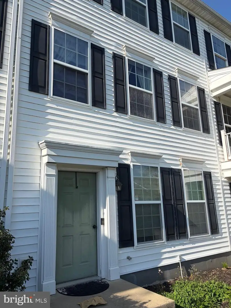 186 N Melhorn Dr, Mount Joy, PA 17552 - #1