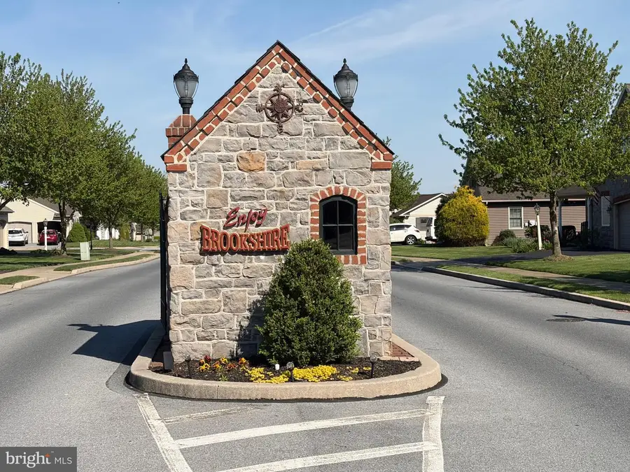 931 Cambridge Dr, Manheim, PA 17545 - #2