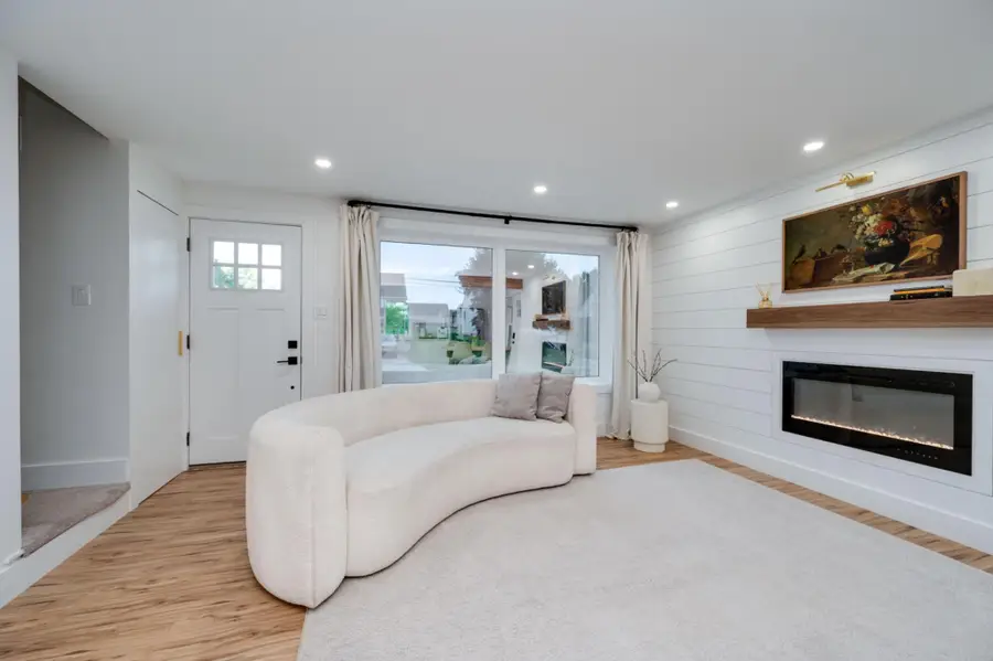 520 Elm St, Denver, PA 17517 - #3