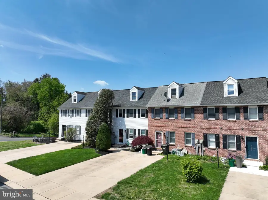 104 Ashley Dr, Ephrata, PA 17522 - #2