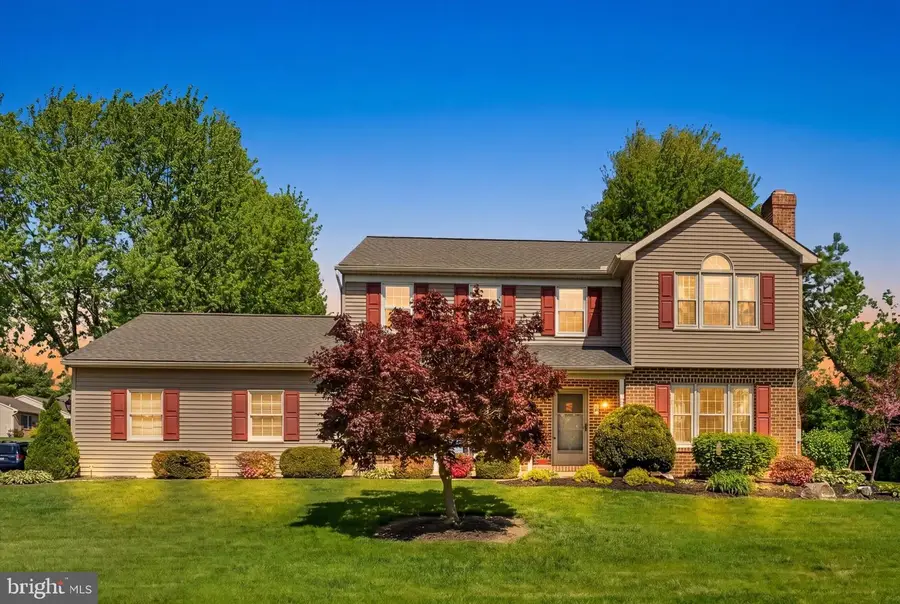 30 Edgewood Dr, Lititz, PA 17543 - #2