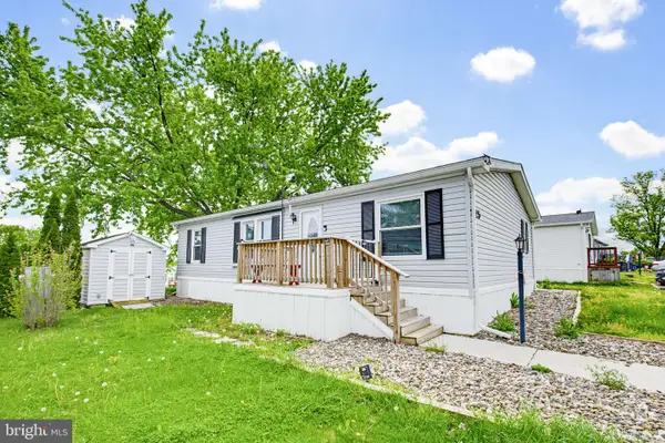 225 Longwood Ct W, LANCASTER, PA 17603