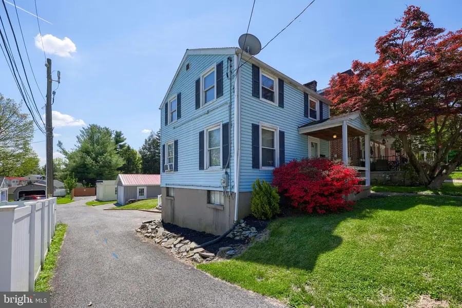 1310 Clark St, Lancaster, PA 17602 - #2