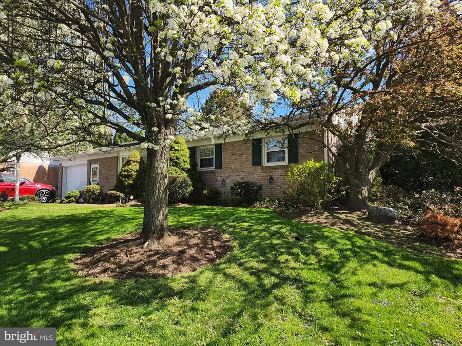 179 Eastbrook Rd, Smoketown, PA 17576 - #2