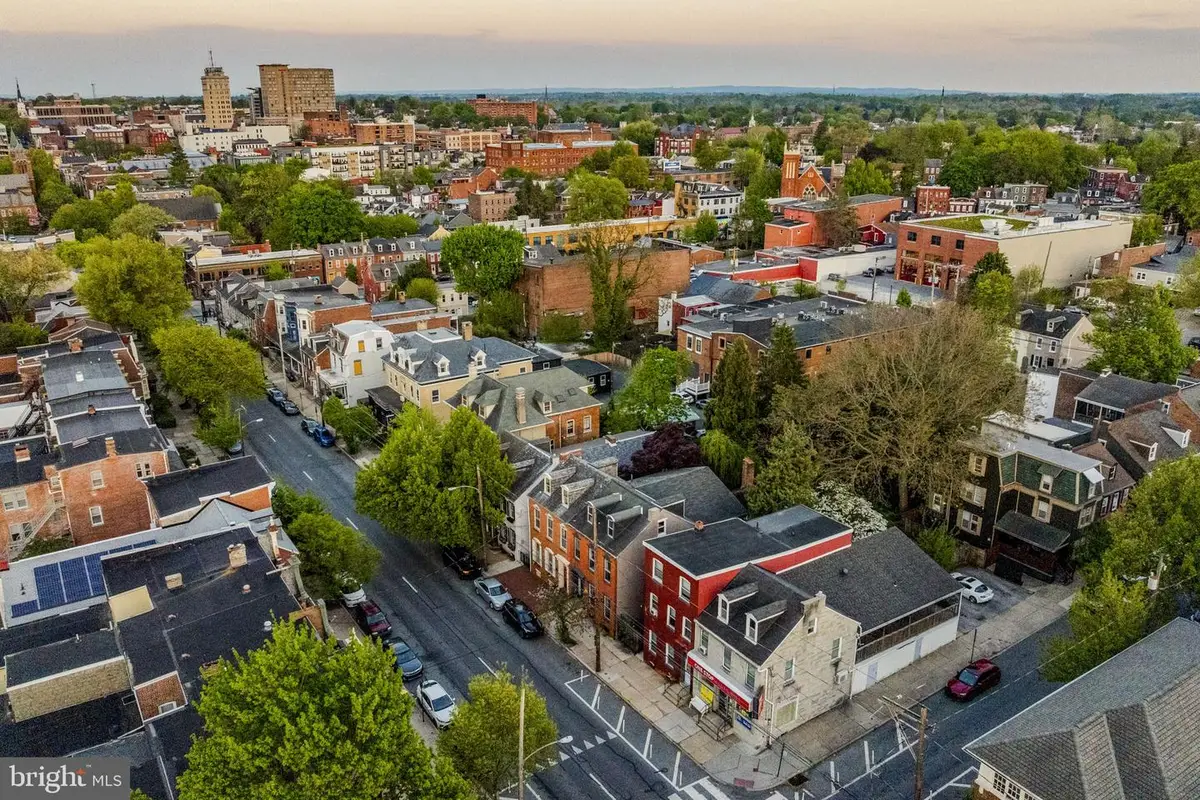 446 W Orange St, Lancaster, PA 17603 - #1