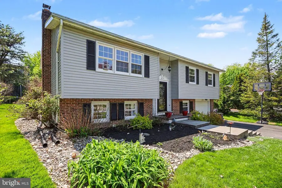 219 Maple Ave, Quarryville, PA 17566 - #3