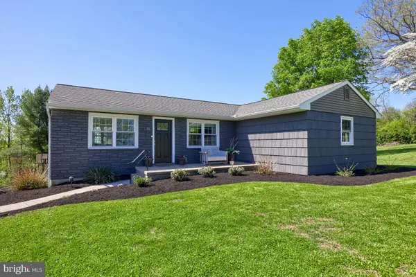 96 W Main St, BROWNSTOWN, PA 17508