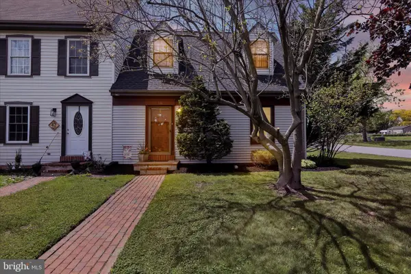 40 Carriage House Dr, WILLOW STREET, PA 17584