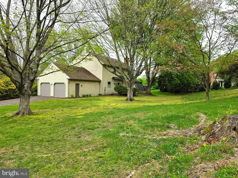 410 Cardinal Ct, Lancaster, PA 17603 - #2