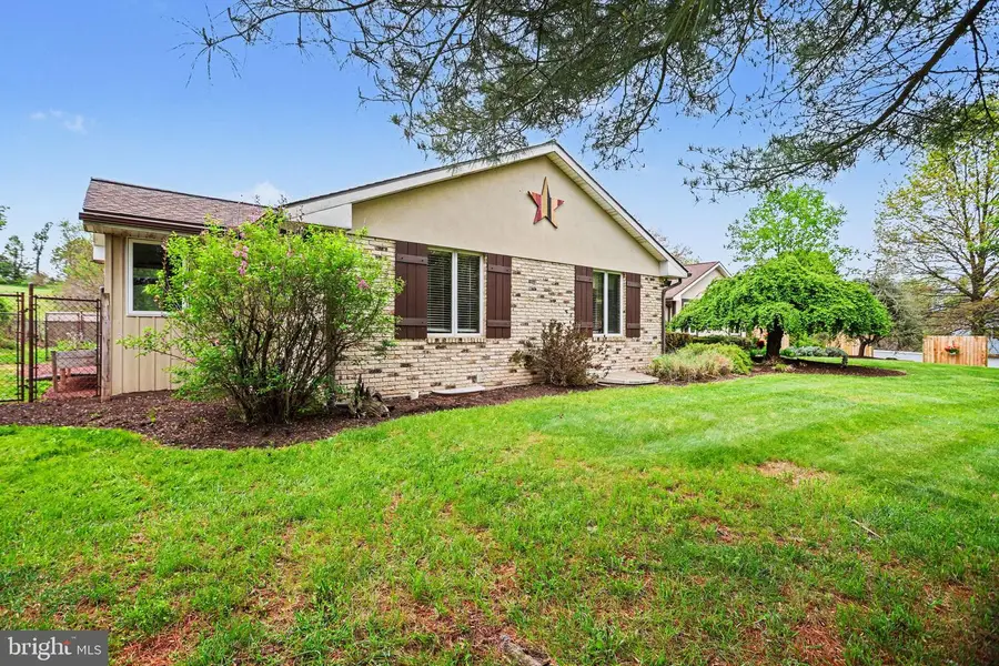 1346 Bair Rd, Bainbridge, PA 17502 - #2