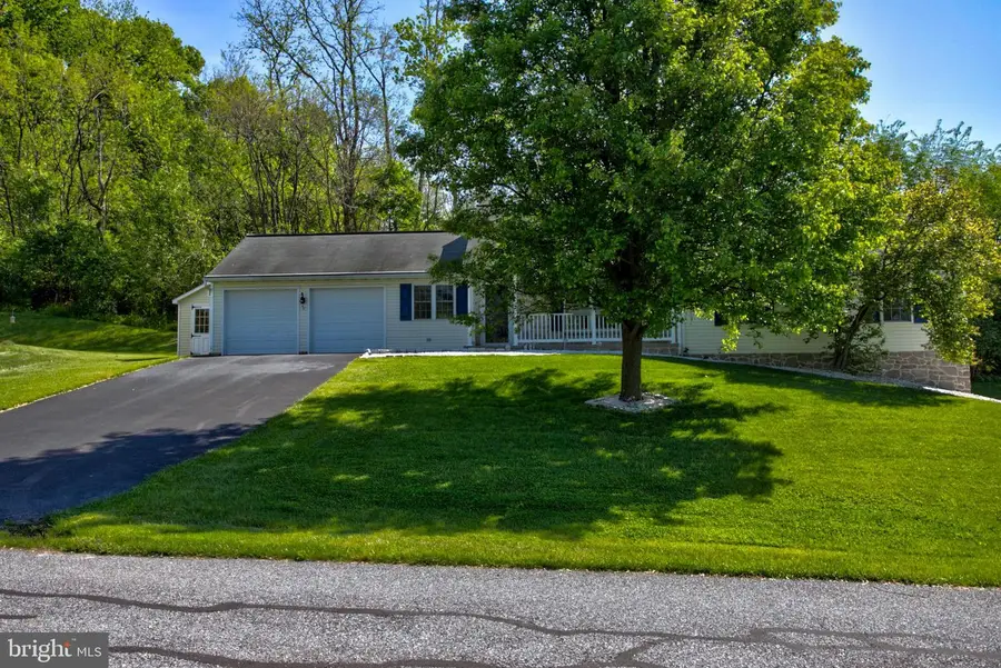 112 Commodore Dr, Bainbridge, PA 17502 - #3