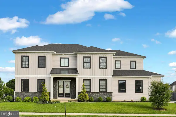 658 Fleetwood Dr, LITITZ, PA 17543