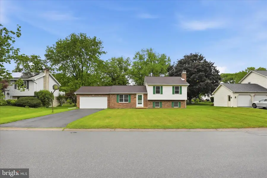 3137 Woodridge Dr, Landisville, PA 17538 - #2