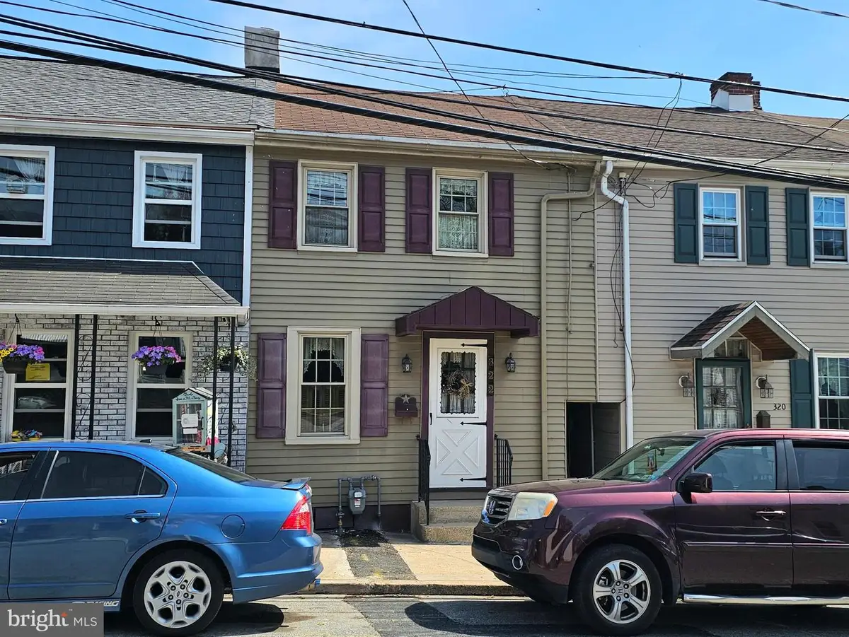 322 Union St, Columbia, PA 17512 - #1