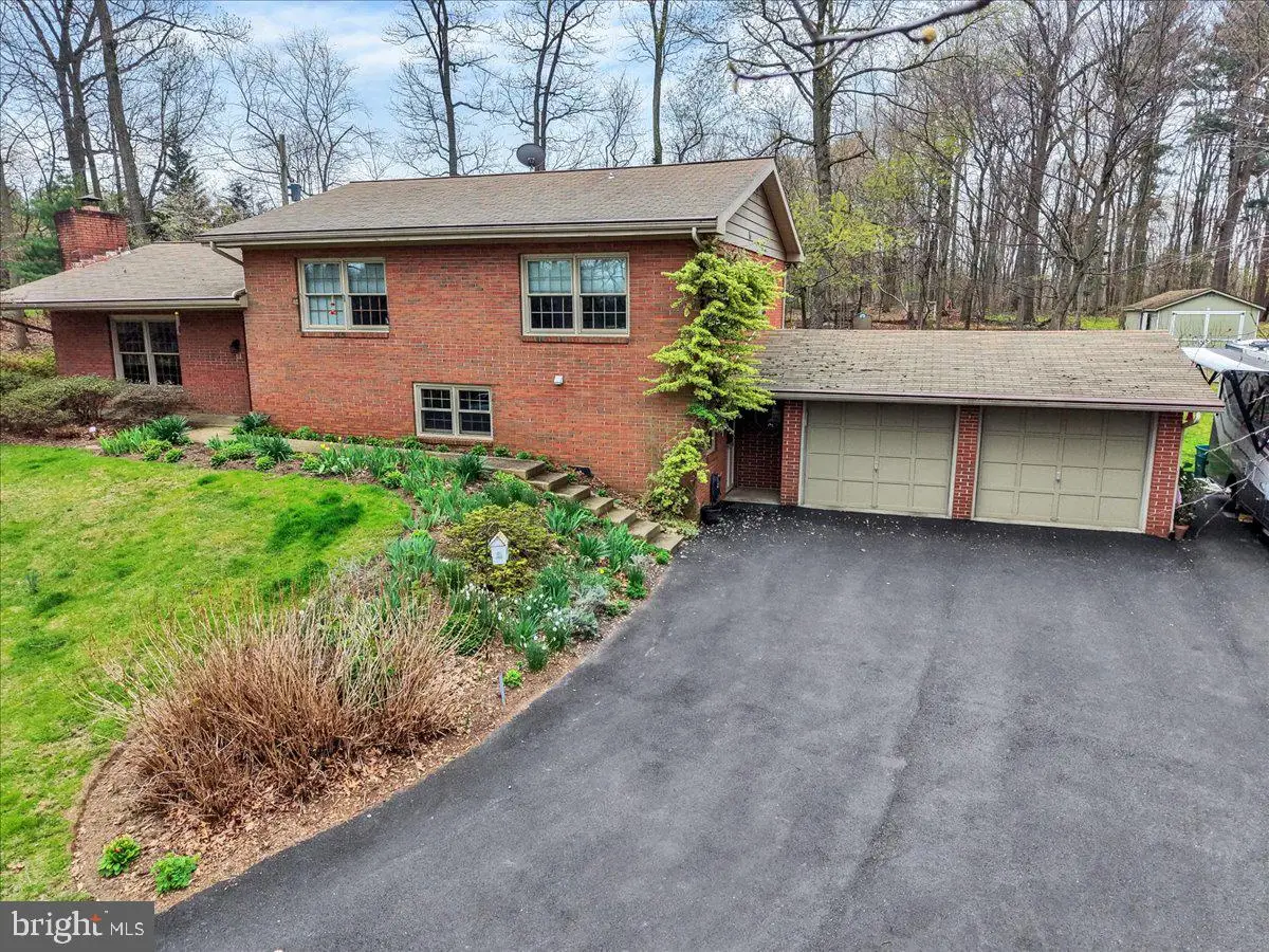 250 Clearfield Rd, New Providence, PA 17560 - #1