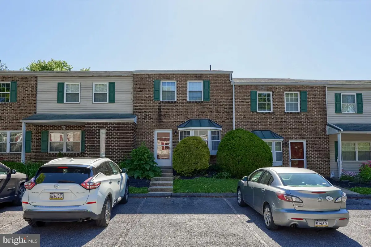 1309 Blue Jay Dr, Lancaster, PA 17601 - #1