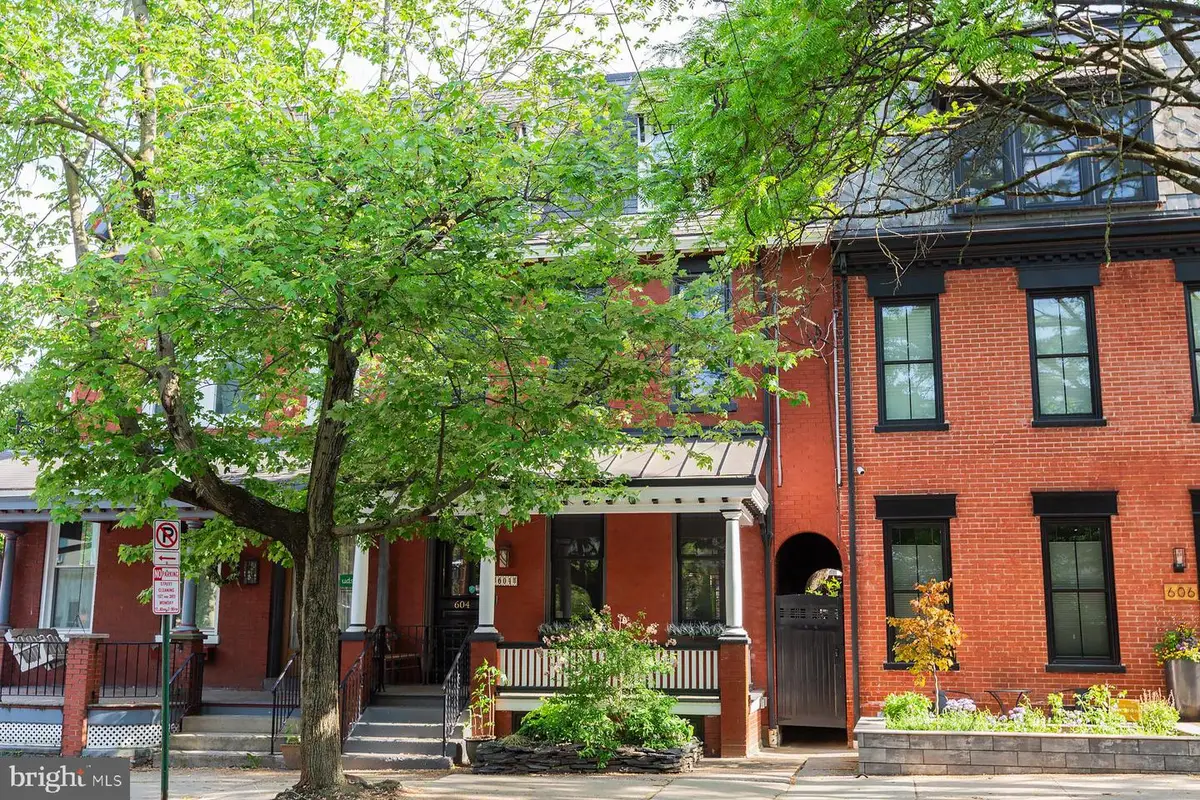 604 W Chestnut St, Lancaster, PA 17603 - #1