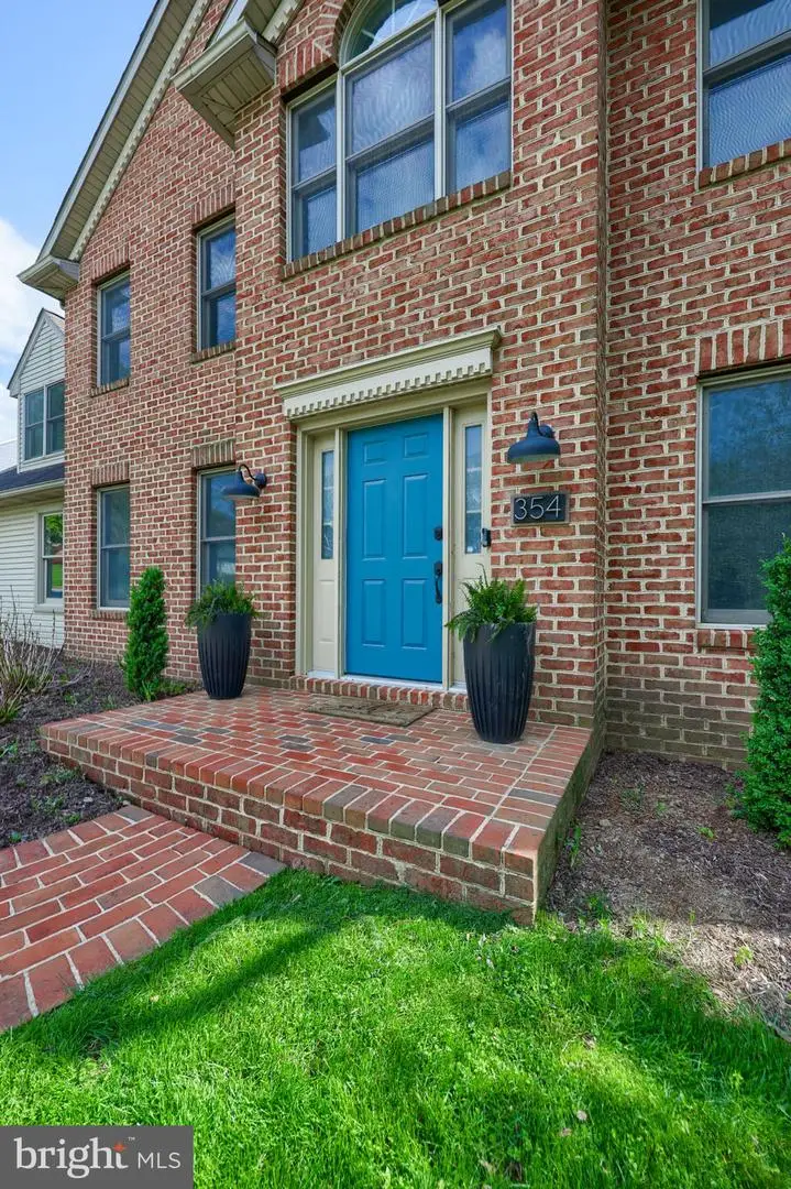 354 W Charlotte St, Millersville, PA 17551 - #2
