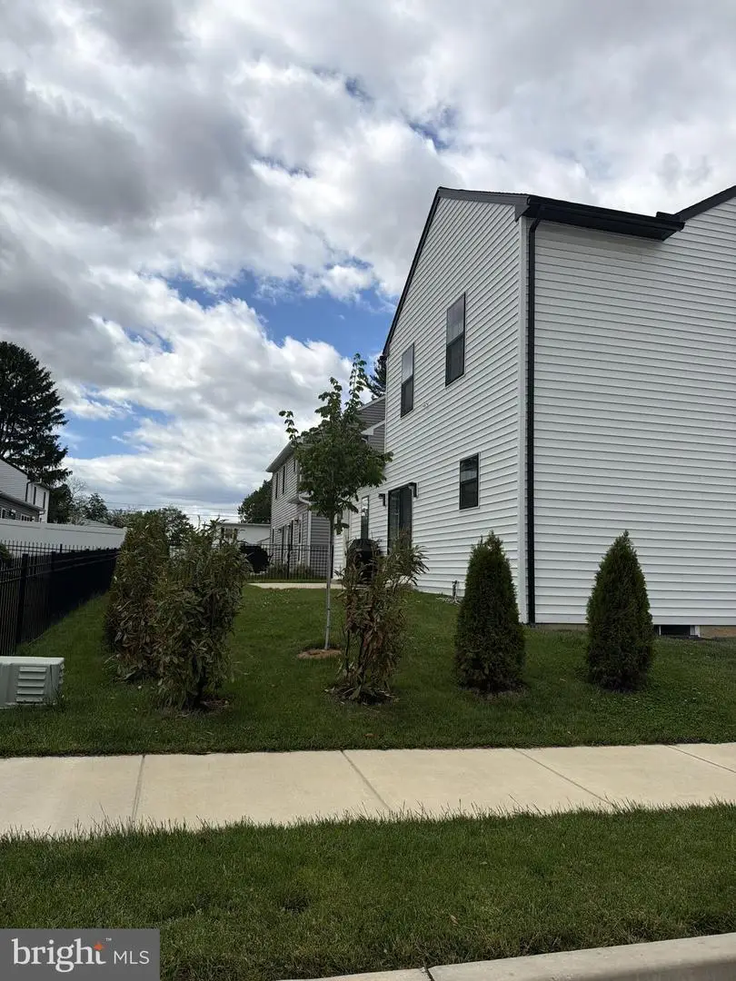 100 Meadows Bnd, Lititz, PA 17543 - #2