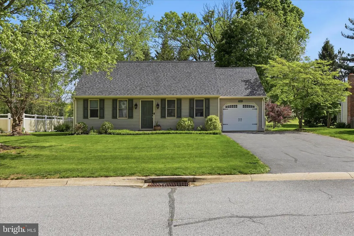 916 Indian Springs Dr, Lancaster, PA 17601 - #1