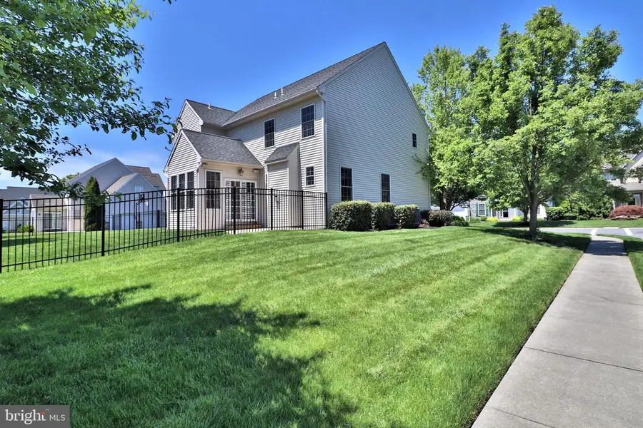 312 Squire Ln, Lititz, PA 17543 - #2