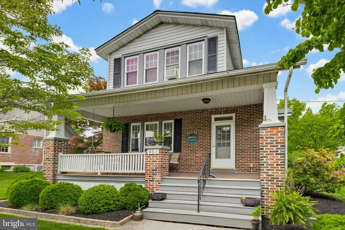 951 Locust St, Columbia, PA 17512 - #1