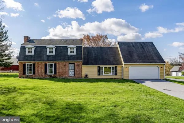 2 Arlin Cir, LITITZ, PA 17543
