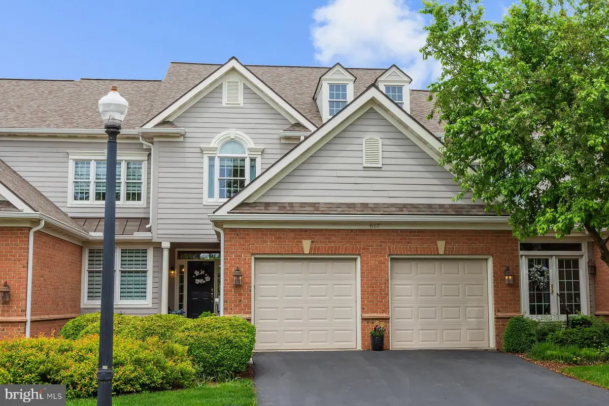 607 Northfield Rd, Lititz, PA 17543 - #1