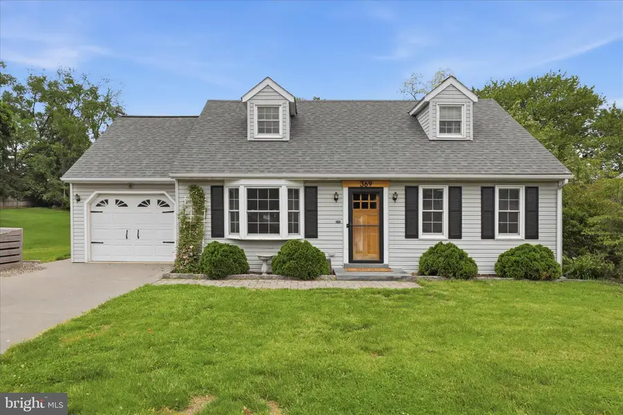 369 Lake St, Ephrata, PA 17522 - #3