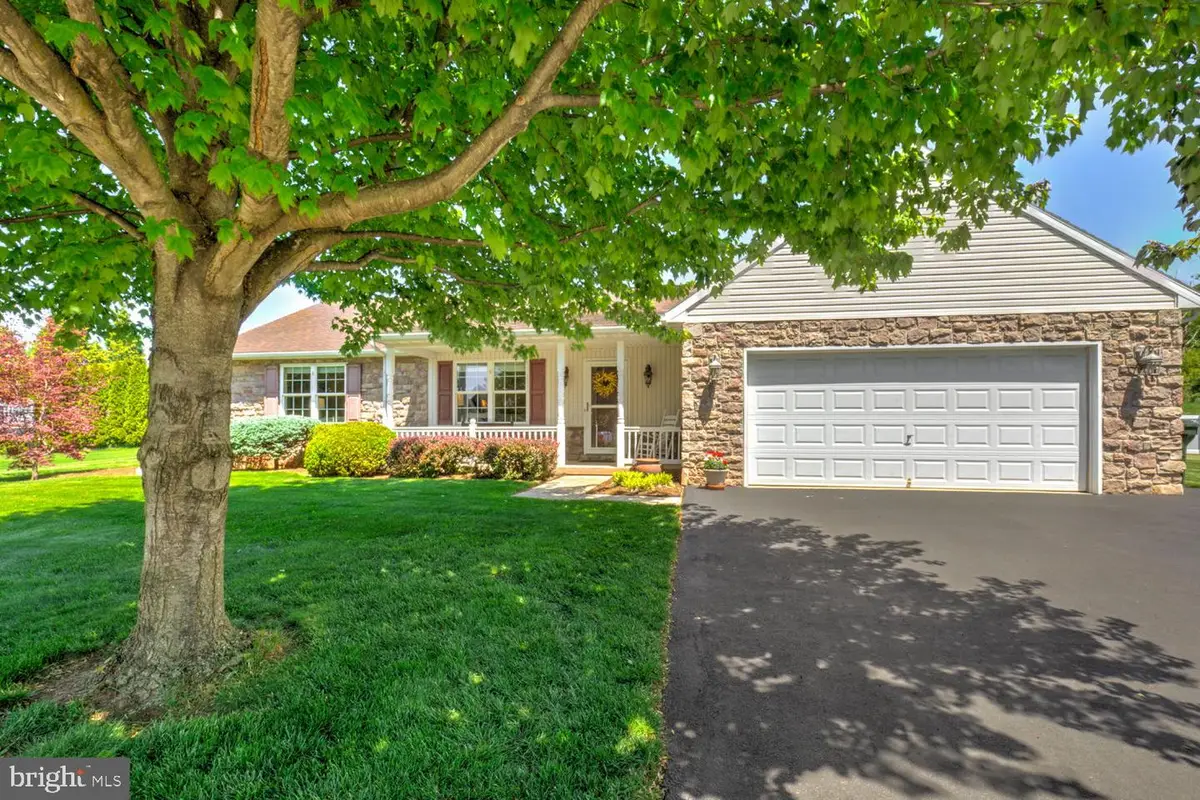 156 Shalom Dr, Denver, PA 17517 - #1