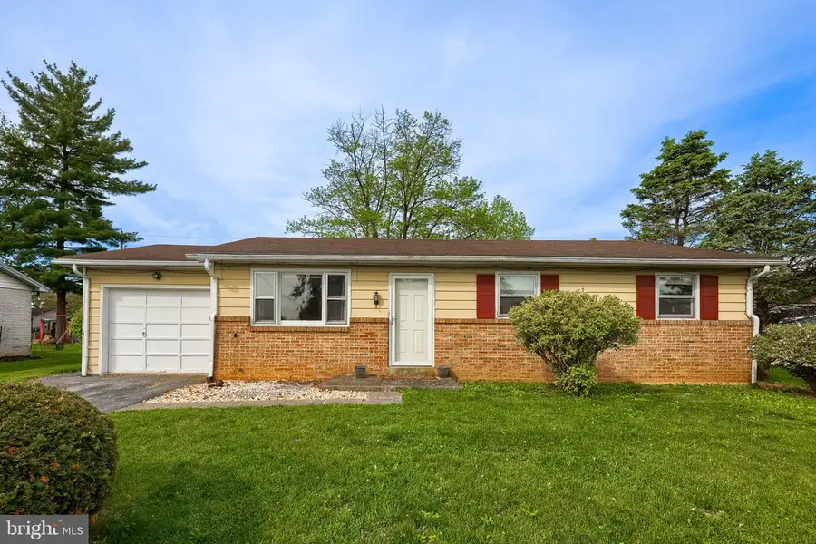 188 N Hazel St, Manheim, PA 17545 - #2