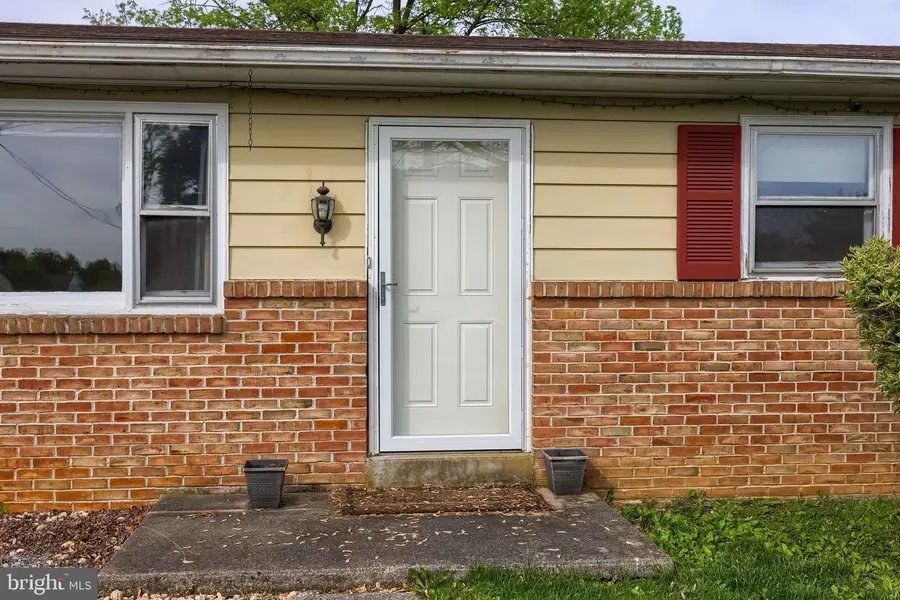188 N Hazel St, Manheim, PA 17545 - #3