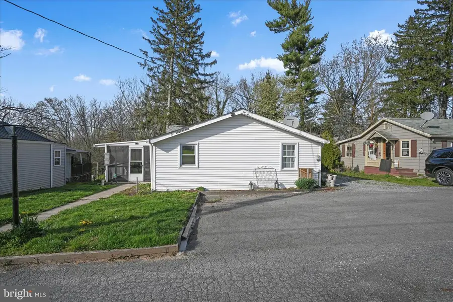 3 Greenlawn Dr, Bird In Hand, PA 17505 - #3