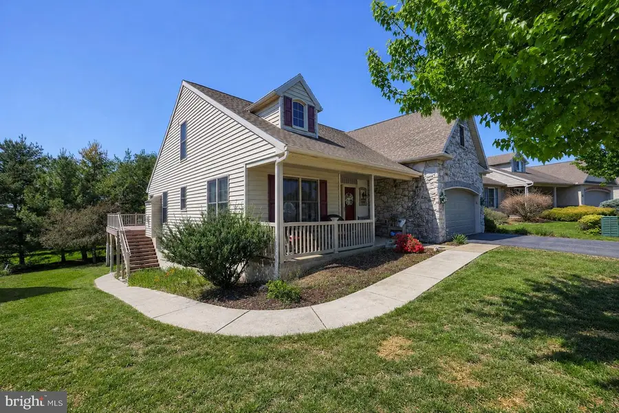 1042 Cambridge Dr, Manheim, PA 17545 - #2