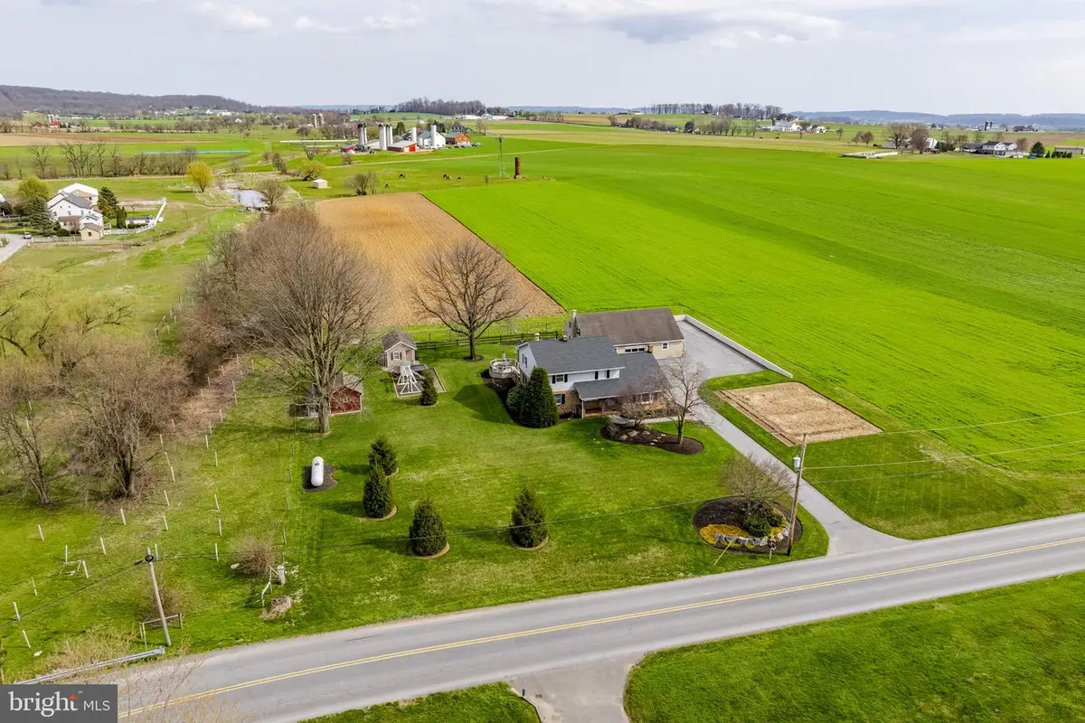 897 S Custer Ave, New Holland, PA 17557 - #1