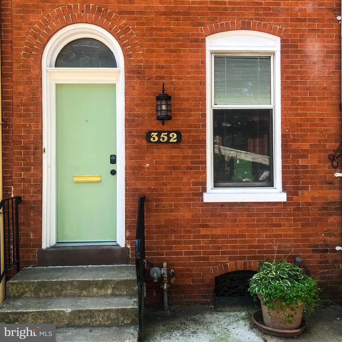 352 W Orange St, Lancaster, PA 17603 - #1