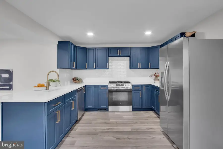 335 N Market St, Elizabethtown, PA 17022 - #2