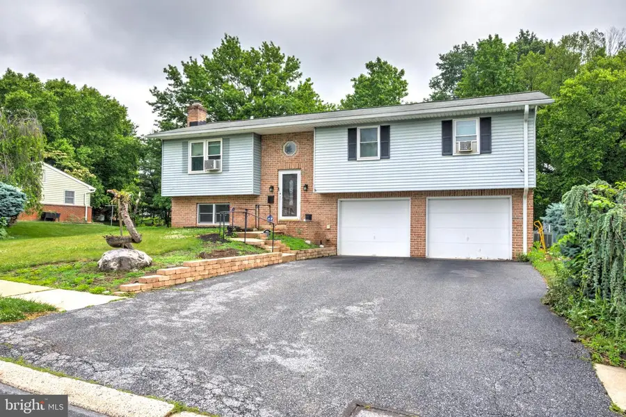 539 N Lime St, Elizabethtown, PA 17022 - #3
