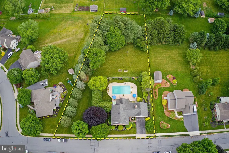 175 N Linden St, Manheim, PA 17545 - #2