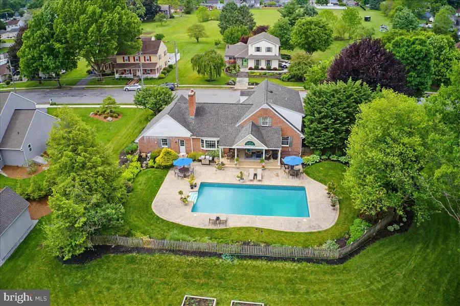 175 N Linden St, Manheim, PA 17545 - #3