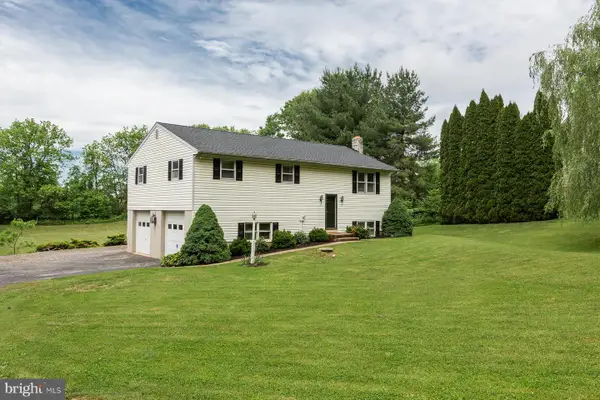 3 Apache Ln, WILLOW STREET, PA 17584