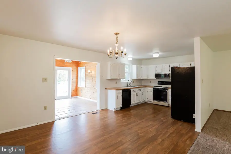 3 Apache Ln, Willow Street, PA 17584 - #3