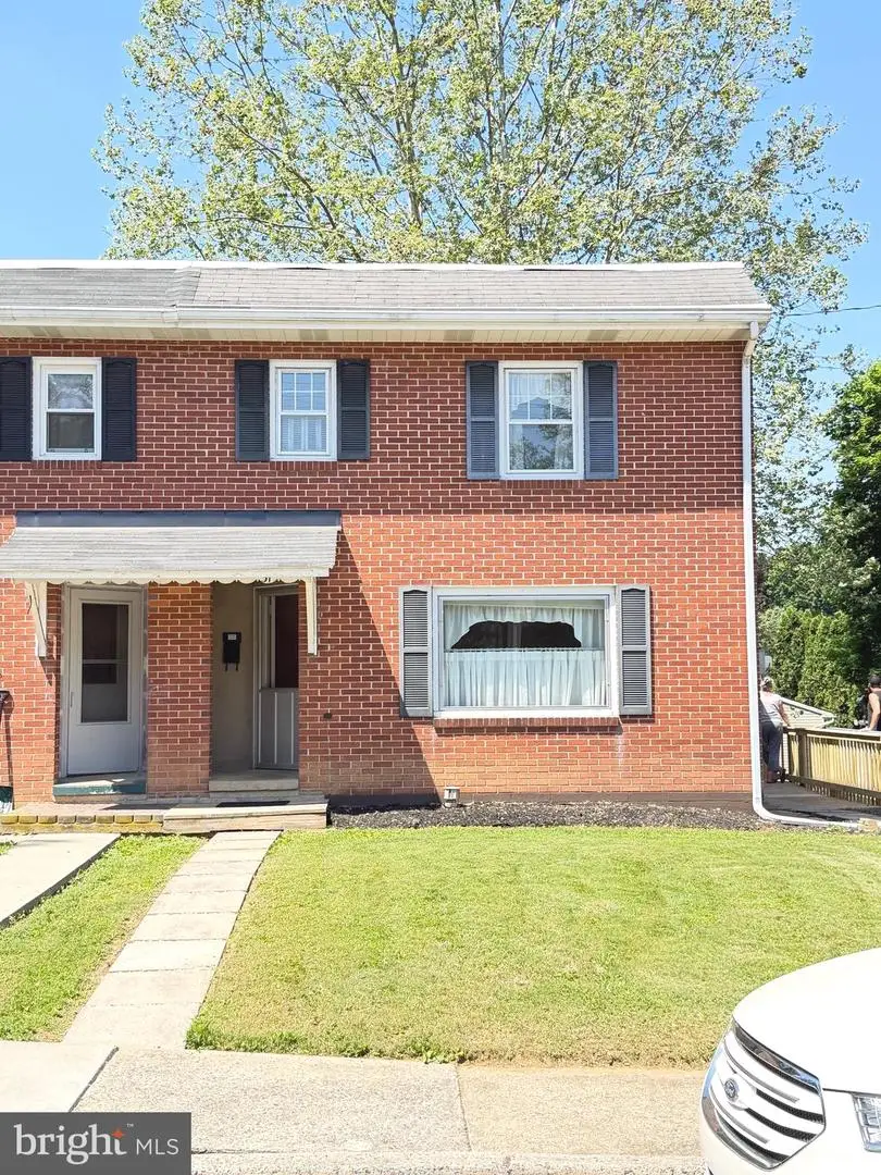 31 E Orange St, Ephrata, PA 17522 - #1