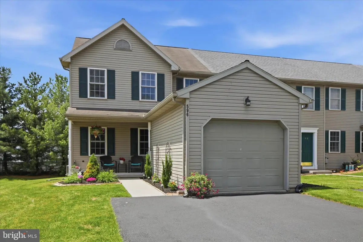 596 Wood Duck Dr, Manheim, PA 17545 - #1