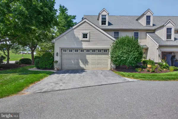 1290 Crestview Dr, DENVER, PA 17517