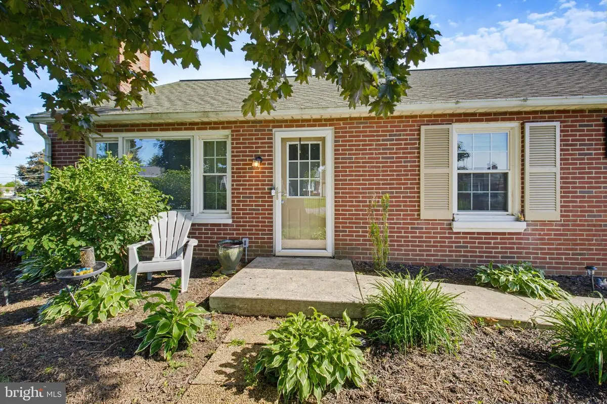 2114 Shaaron Dr, Lancaster, PA 17601 - #1